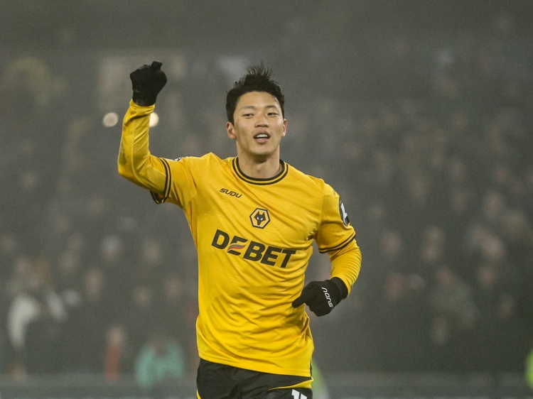 乐鱼网页版登录入口官网-韩媒：若狼队降级黄喜灿或选择离队，今夏转会费或达1000万镑